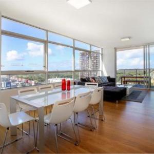 Moore to See - Modern and Spacious 3BR Zetland Apartment with Views over Moore Park Sydney