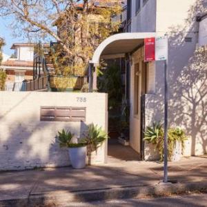 Convenient Studio With Lovely Courtyard Sydney