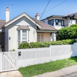 Beautiful Coastal Family-Sized Home New South Wales