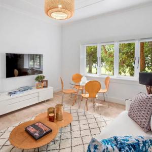 Presented Art Deco 3 bedroom Apartmen Sydney New South Wales